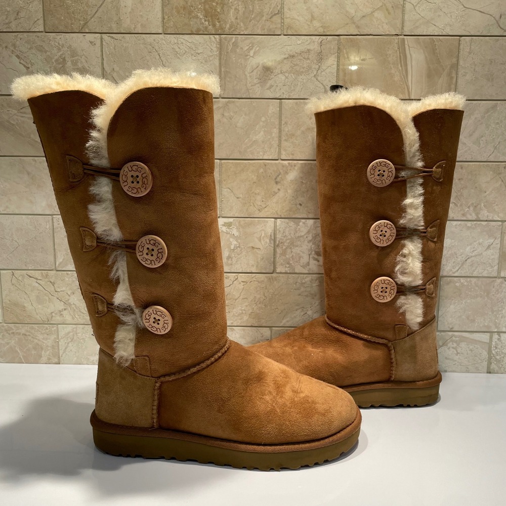 UGG Bailey Button Triplet II Chestnut Suede Tall Boots 1016227 Womens 9